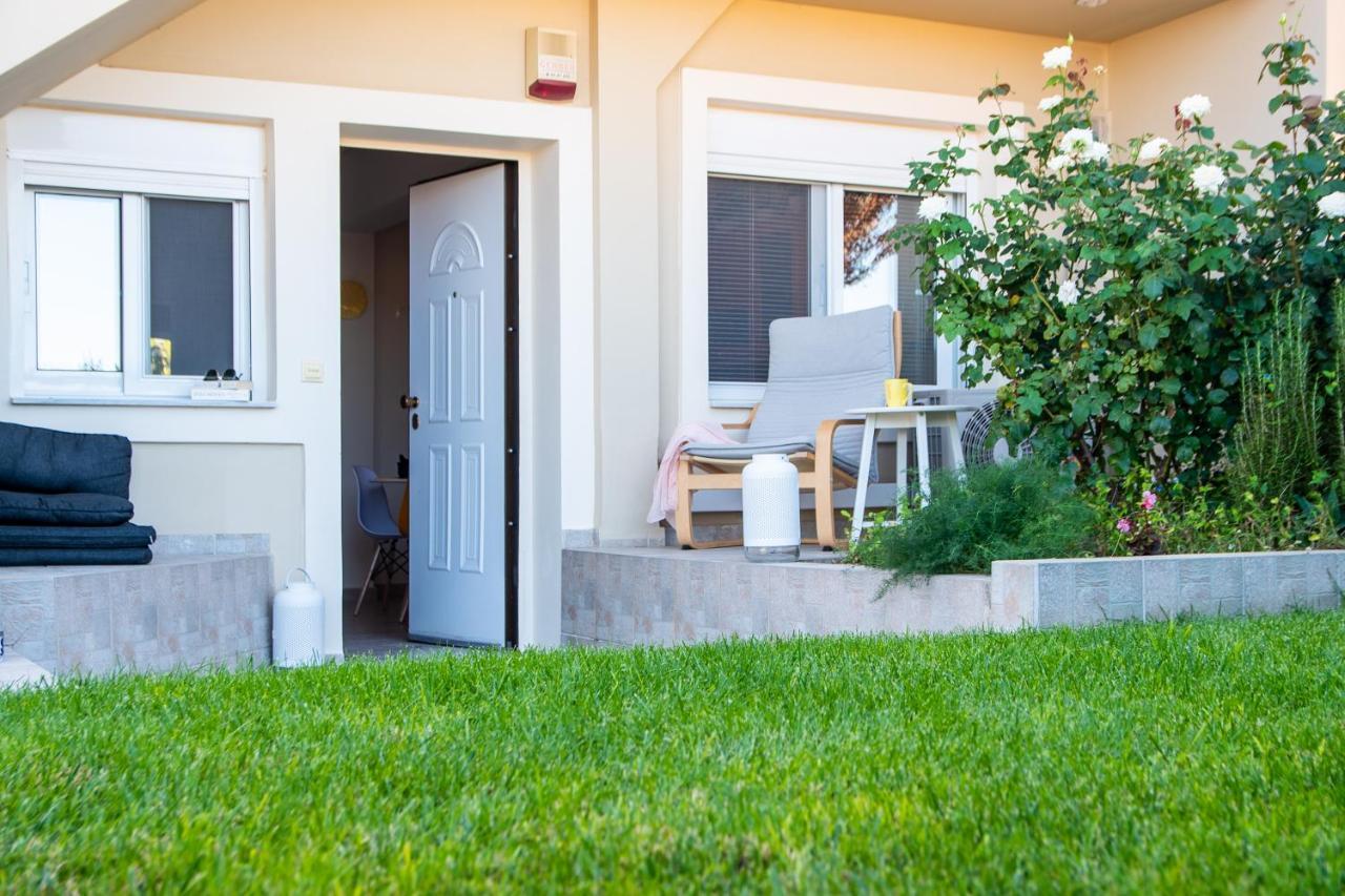 Yelayellow House Near To Airport, Rafina Port And Metropolitan Expo Artemida  Exterior foto